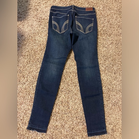 Hollister size 7 distressed front jean. Like new - Picture 5 of 5